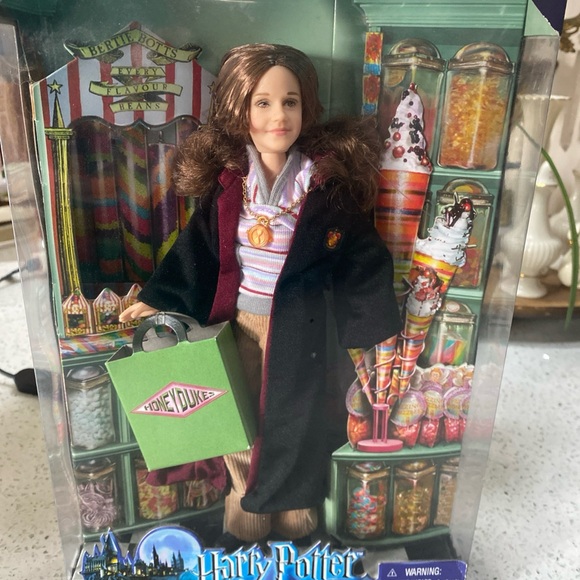 VTG NIB Mattel Harry Potter Hogsmeade Hermione 10